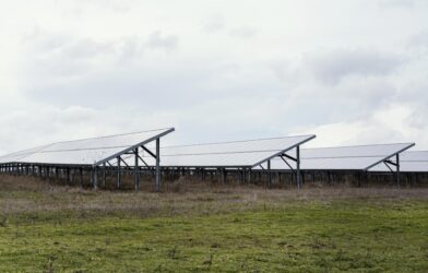 Solarni paneli na zemlji