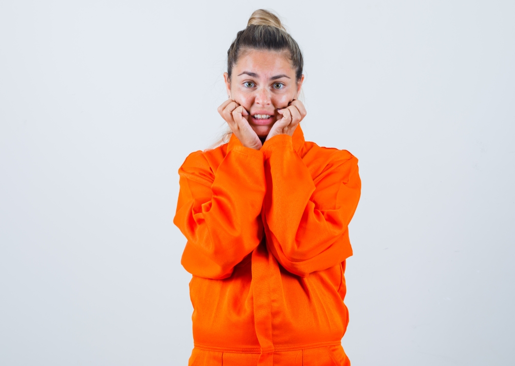 Žena se boji insekata